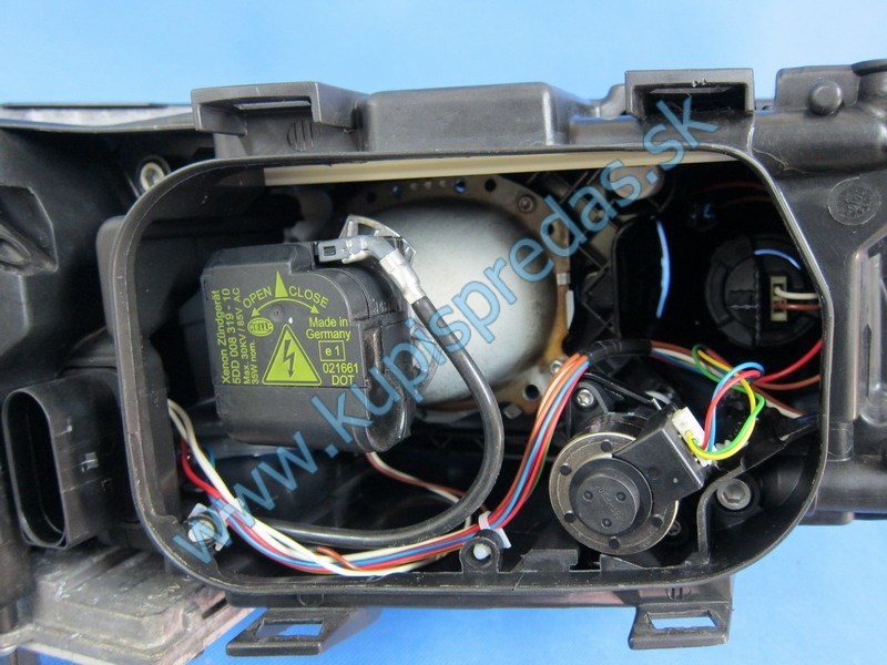 Predné ľavé XENON svetlo AUDI A6 C6 4F0